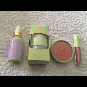 Pixi lot, bundle facial oil, blush, powder, lips🎁